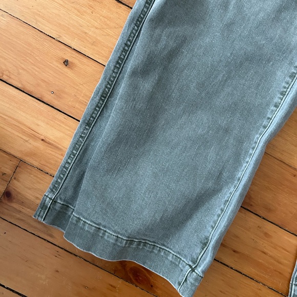 Sold - Picture 3 of 6